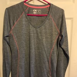 Ladies grey long sleeve t-shirt